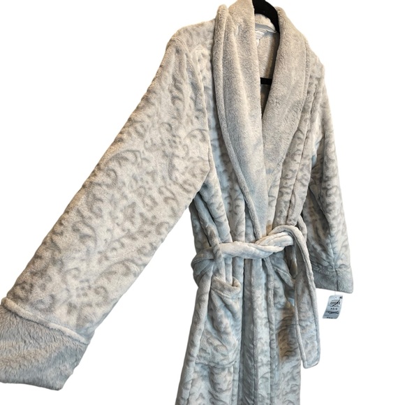 Charter Club Long Embossed Plush Robe Wallpaper Silver XS/S New - Picture 2 of 7